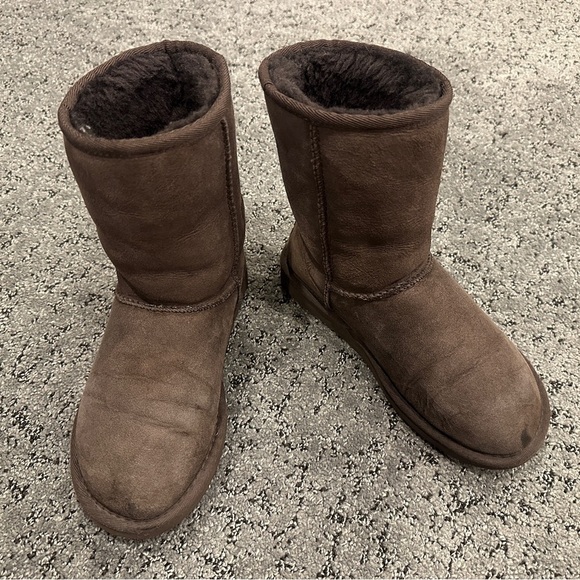 Uggs classic short dark brown| size 5 - Picture 3 of 9